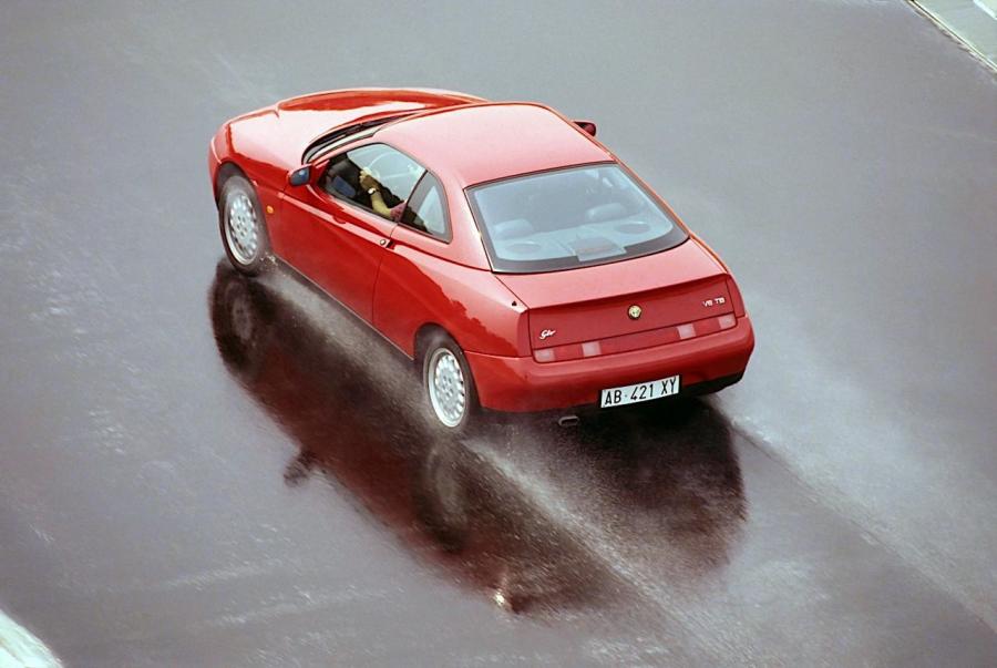  Alfa Romeo GTV (916C) 1995 года  (WW) (фото 4 из 27)